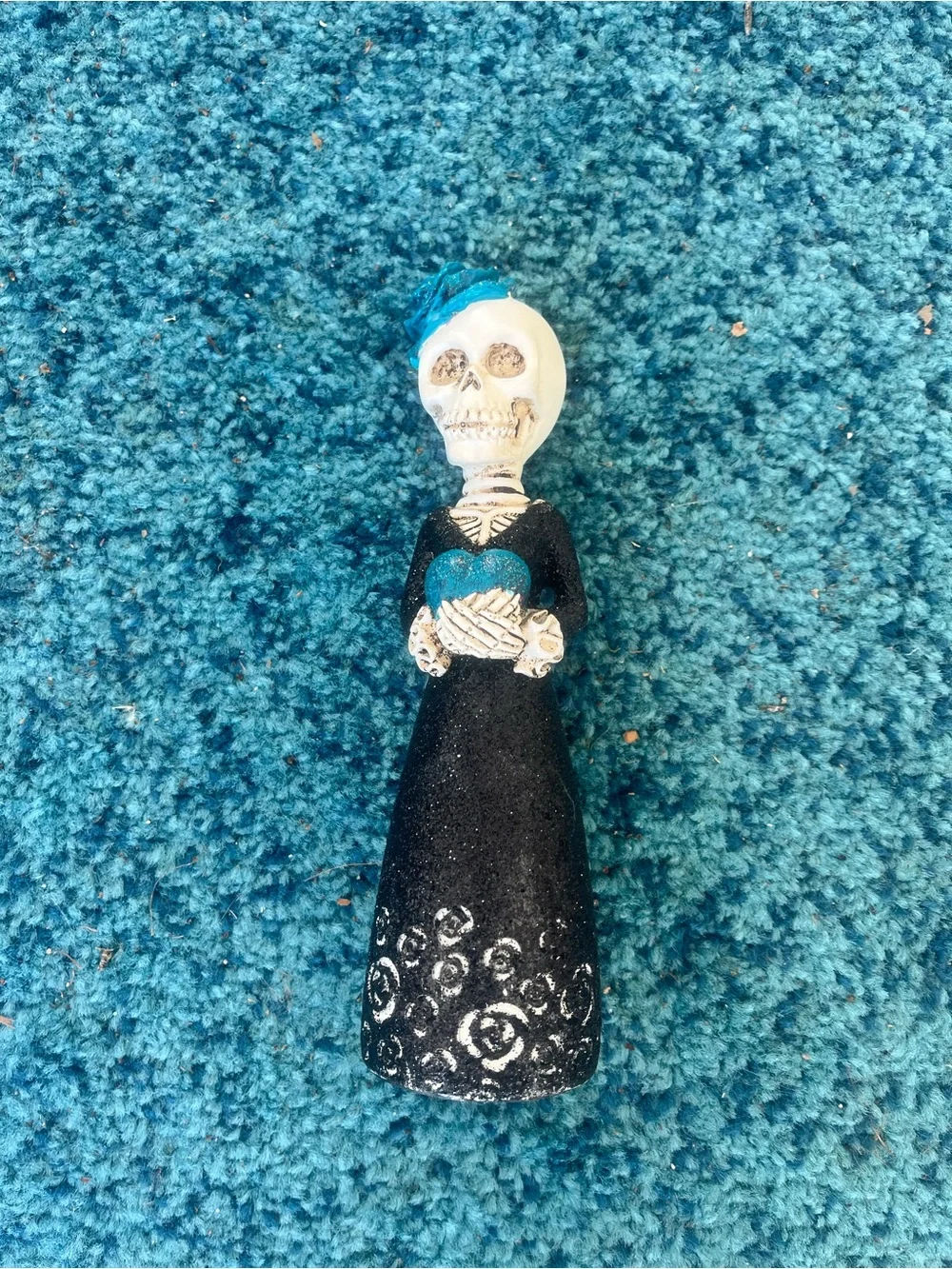 Skeleton Bride Figurine - Black with Teal Heart